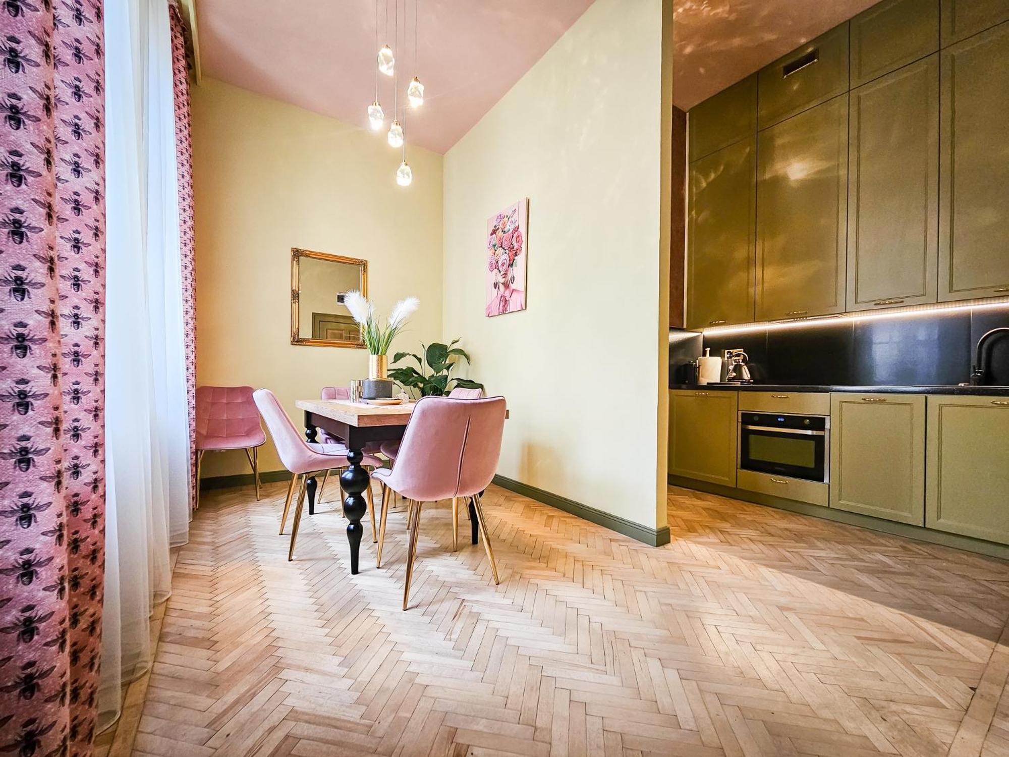 Butik Apartamenty Old Town Torun - Parking Екстериор снимка